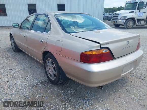 ✅ 2000 Acura TL • VIN: 19UUA5660YA034387 • Lot: 42993062. Listed on IAAI with 210,103 mi. Free auction sales archive from the USA and detailed vehicle history report at DreamBid. Image 3.