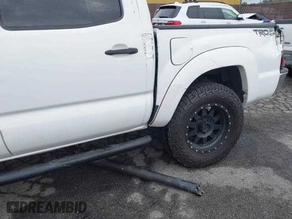 ✅ 2014 Toyota Tacoma PreRunner • VIN: 3TMJU4GN3EM164400 • Lot: 43281799. Listed on IAAI with 79,505 mi. Free auction sales archive from the USA and detailed vehicle history report at DreamBid. Image 17.