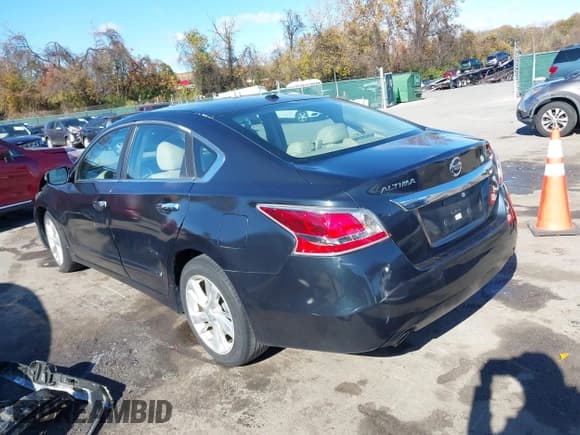 ✅ 2015 Nissan Altima S • VIN: 1N4AL3AP3FN897342 • Lot: 43662675. Listed on IAAI with 107,037 mi. Free auction sales archive from the USA and detailed vehicle history report at DreamBid. Image 3.