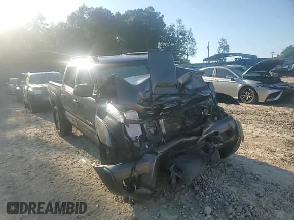 ✅ 2014 Toyota Tacoma • VIN: 5TFLU4EN8EX097587 • Lot: 70897275. Listed on Copart with Not provided. Free auction sales archive from the USA and detailed vehicle history report at DreamBid. Image 13.