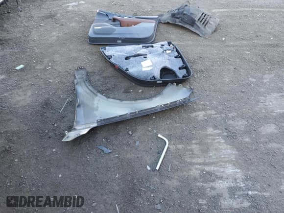 ✅ 2017 Audi Q7 Prestige • VIN: WA1VAAF7XHD054613 • Лот: 49283225. Опубликован ранее на Copart с пробегом 132 181 миль. Бесплатный доступ к архиву аукционных продаж из США и подробный отчёт об истории автомобиля на DreamBid. Изображение 13.