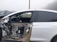 ✅ 2021 Tesla Model X Long Range Plus • VIN: 5YJXCDE2XMF319579 • Lot: 41324452. Wystawiony na IAAI z przebiegiem Nie podano. Bezpłatny archiwum sprzedaży aukcyjnych z USA i szczegółowy raport historii pojazdu na DreamBid. Zdjęcie 14.