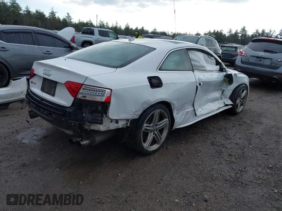 ✅ 2013 Audi S5 Premium Plus • VIN: WAUCGAFR0DA074875 • Лот: 40936036. Опубликован ранее на IAAI с пробегом 165 923 миль. Бесплатный доступ к архиву аукционных продаж из США и подробный отчёт об истории автомобиля на DreamBid. Изображение 4.