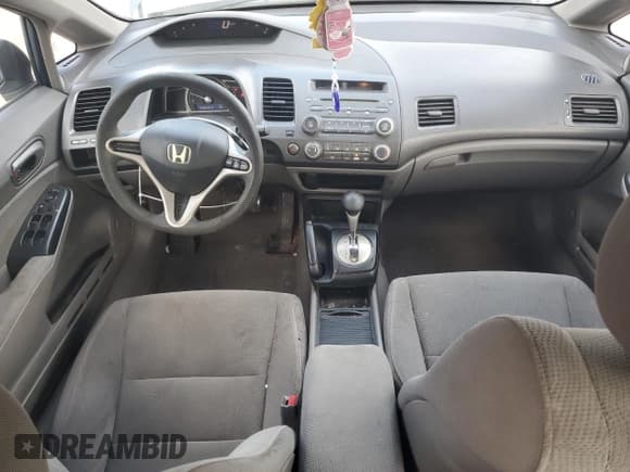 ✅ 2009 Honda Civic DX-G • VIN: 2HGFA164X9H030544 • Lot: 85871445. Wystawiony na Copart z przebiegiem 318 639 mil. Bezpłatny archiwum sprzedaży aukcyjnych z USA i szczegółowy raport historii pojazdu na DreamBid. Zdjęcie 8.