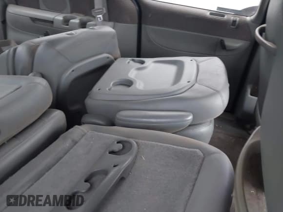✅ 1998 Dodge Caravan SE • VIN: 1B4GT44L5WB753714 • Lot: 43900515. Listed on IAAI with Not provided. Free auction sales archive from the USA and detailed vehicle history report at DreamBid. Image 8.