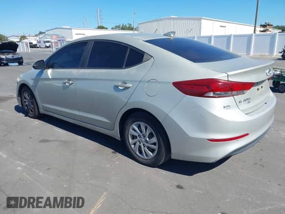 ✅ 2017 Hyundai Elantra SE • VIN: KMHD74LF1HU094393 • Лот: 43610762. Опубликован ранее на IAAI с пробегом 165 491 миль. Бесплатный доступ к архиву аукционных продаж из США и подробный отчёт об истории автомобиля на DreamBid. Изображение 3.