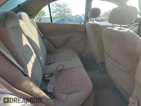 ✅ 1998 Ford Escort SE • VIN: 1FAFP13P3WW149678 • Lot: 81204455. Wystawiony na Copart z przebiegiem 78 160 mil. Bezpłatny archiwum sprzedaży aukcyjnych z USA i szczegółowy raport historii pojazdu na DreamBid. Zdjęcie 10.