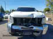 2007 Chevrolet Silverado 2500HD 1LT z VIN 1GCHK23687F509446, wystawiony jako IAAI lot #43417222 z przebiegiem 397 685 mil mil oraz . Historia ofert i sprzedaży dostępna na DreamBid. Obrazek 13.