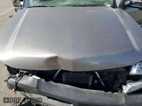 ✅ 2006 Chevrolet Silverado 2500HD LT2 • VIN: 1GCHC23G26F173975 • Lot: 82611505. Wystawiony na Copart z przebiegiem 139 492 mil. Bezpłatny archiwum sprzedaży aukcyjnych z USA i szczegółowy raport historii pojazdu na DreamBid. Zdjęcie 11.