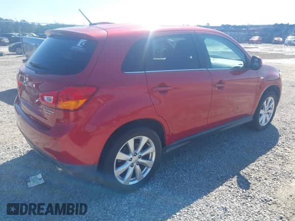 2014 Mitsubishi Outlander SE with VIN 4A4AP4AU0EE027081, listed as a IAAI auction lot 43477726 with 125,601 mi miles and . Bid and sale history available at DreamBid. Image 4.