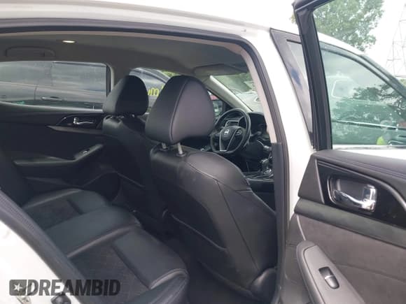 ✅ 2016 Nissan Maxima Platinum • VIN: 1N4AA6AP6GC413720 • Lot: 42591933. Wystawiony na IAAI z przebiegiem 96 714 mil. Bezpłatny archiwum sprzedaży aukcyjnych z USA i szczegółowy raport historii pojazdu na DreamBid. Zdjęcie 8.