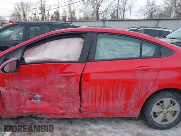 ✅ 2016 Chevrolet Cruze LS • VIN: 1G1BB5SM3G7281768 • Lot: 41328895. Listed on IAAI with 168,039 mi. Free auction sales archive from the USA and detailed vehicle history report at DreamBid. Image 14.