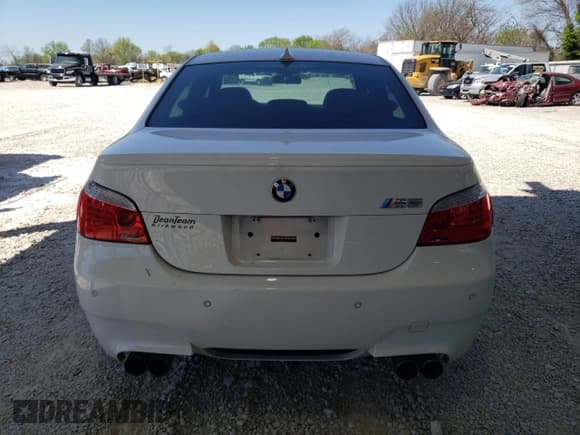 ✅ 2008 BMW 5 Series M5 • VIN: WBSNB93508CX10627 • Lot: 52225045. Wystawiony na Copart z przebiegiem 165 776 mil. Bezpłatny archiwum sprzedaży aukcyjnych z USA i szczegółowy raport historii pojazdu na DreamBid. Zdjęcie 6.