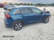 ✅ 2022 Kia Niro EX Premium • VIN: KNDCE3LC0N5489886 • Lot: 62211245. Wystawiony na Copart z przebiegiem 96 986 mil. Bezpłatny archiwum sprzedaży aukcyjnych z USA i szczegółowy raport historii pojazdu na DreamBid. Zdjęcie 3.