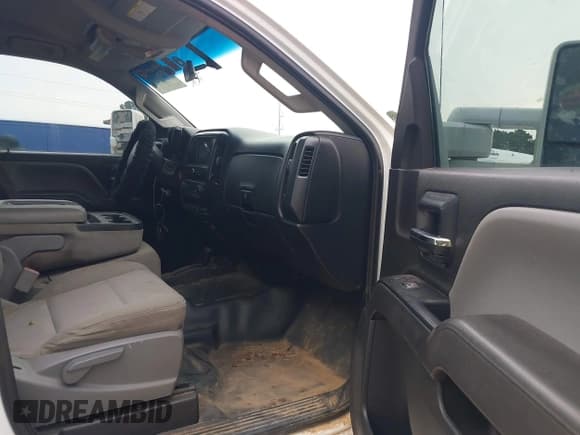 ✅ 2017 Chevrolet Silverado 2500HD Work Truck • VIN: 1GC1KUEG7HF226685 • Lot: 42839054. Listed on IAAI with 204,220 mi. Free auction sales archive from the USA and detailed vehicle history report at DreamBid. Image 5.