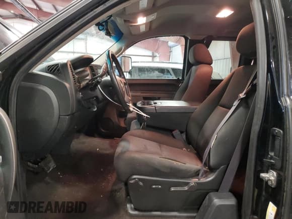 ✅ 2011 Chevrolet Silverado 1500 LT • VIN: 1GCRKSE3XBZ300580 • Lot: 72757284. Listed on Copart with 153,902 mi. Free auction sales archive from the USA and detailed vehicle history report at DreamBid. Image 7.