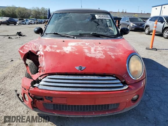 ✅ 2010 MINI Hardtop • VIN: WMWMF3C59ATZ64473 • Lot: 56569095. Wystawiony na Copart z przebiegiem 104 146 mil. Bezpłatny archiwum sprzedaży aukcyjnych z USA i szczegółowy raport historii pojazdu na DreamBid. Zdjęcie 5.