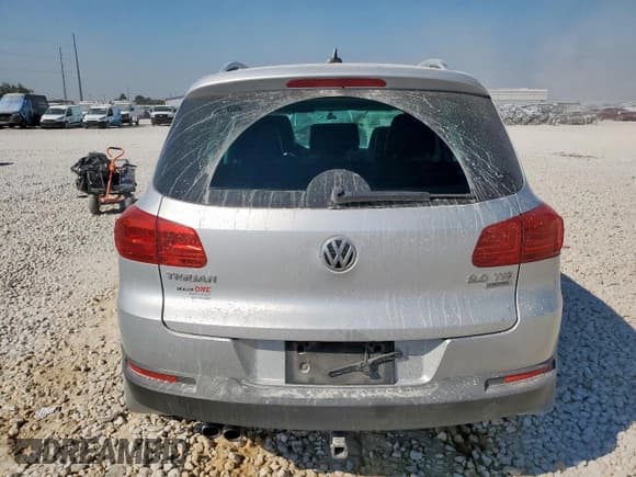 ✅ 2012 Volkswagen Tiguan S • VIN: WVGBV7AX1CW610274 • Лот: 82001645. Опубликован ранее на Copart с пробегом 152 194 миль. Бесплатный доступ к архиву аукционных продаж из США и подробный отчёт об истории автомобиля на DreamBid. Изображение 6.