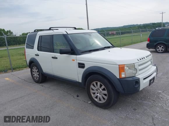 ✅ 2006 Land Rover LR3 SE • VIN: SALAE25406A373760 • Lot: 42496144. Listed on IAAI with 168,128 mi. Free auction sales archive from the USA and detailed vehicle history report at DreamBid. Image 1.