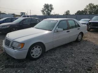 ✅ 1996 Mercedes-Benz S 320 • VIN: WDBGA32E9TA315852 • Lot: 68007085. Wystawiony na Copart z przebiegiem Nie podano. Bezpłatny archiwum sprzedaży aukcyjnych z USA i szczegółowy raport historii pojazdu na DreamBid. Zdjęcie 1.