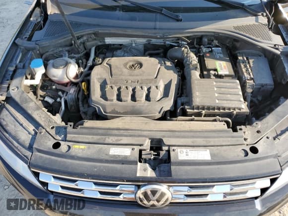 ✅ 2018 Volkswagen Tiguan SEL • VIN: 3VV3B7AX9JM071256 • Lot: 68310755. Listed on Copart with 96,429 mi. Free auction sales archive from the USA and detailed vehicle history report at DreamBid. Image 11.