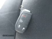 ✅ 2018 Jeep Compass Limited • VIN: 3C4NJDCB0JT484117 • Lot: 43261879. Listed on IAAI with 62,057 mi. Free auction sales archive from the USA and detailed vehicle history report at DreamBid. Image 11.