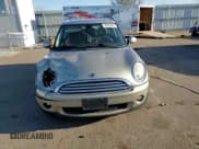 ✅ 2008 MINI Clubman • VIN: WMWML33578TJ46369 • Lot: 92269325. Wystawiony na Copart z przebiegiem 126 324 mil. Bezpłatny archiwum sprzedaży aukcyjnych z USA i szczegółowy raport historii pojazdu na DreamBid. Zdjęcie 13.