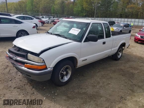 ✅ 2000 Chevrolet S-10 LS • VIN: 1GCCS19WXY8182940 • Лот: 41941118. Опубликован ранее на IAAI с пробегом 188 436 миль. Бесплатный доступ к архиву аукционных продаж из США и подробный отчёт об истории автомобиля на DreamBid. Изображение 17.