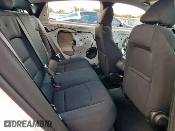 2020 Chevrolet Malibu LS z VIN 1G1ZC5ST8LF131934, wystawiony jako Copart lot #84738325 z przebiegiem 18 973 mil mil oraz Szkoda całkowita • Salvage title. Historia ofert i sprzedaży dostępna na DreamBid. Obrazek 10.