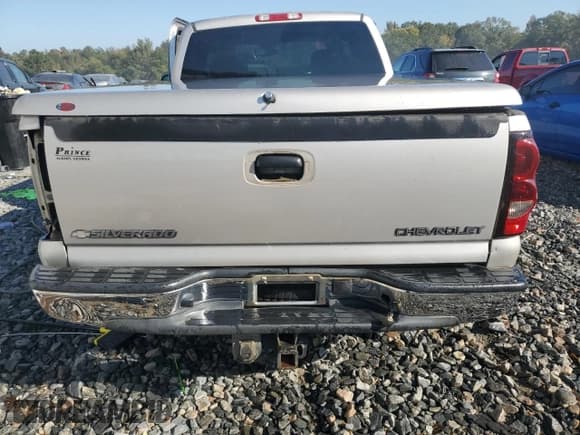 ✅ 2004 Chevrolet Silverado 1500 LS • VIN: 2GCEC19T741179342 • Лот: 77399084. Опубликован ранее на Copart с пробегом 204 119 миль. Бесплатный доступ к архиву аукционных продаж из США и подробный отчёт об истории автомобиля на DreamBid. Изображение 6.