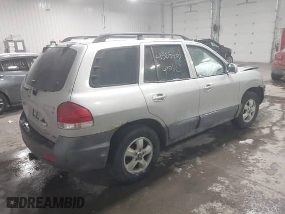 2005 Hyundai Santa Fe GLS с VIN KM8SC73D05U995172, выставлен на аукционе IAAI как лот 41525463 с пробегом Не указан миль и . История ставок и продаж доступна на DreamBid. Изображение 4.