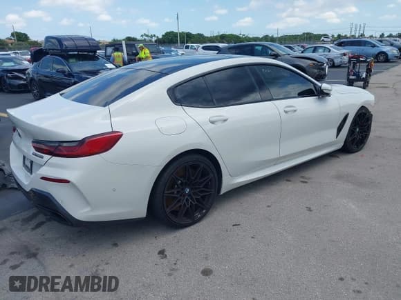 ✅ 2020 BMW 8 Series M850i • VIN: WBAGV8C01LCD46815 • Lot: 42297355. Listed on IAAI with 45,260 mi. Free auction sales archive from the USA and detailed vehicle history report at DreamBid. Image 4.