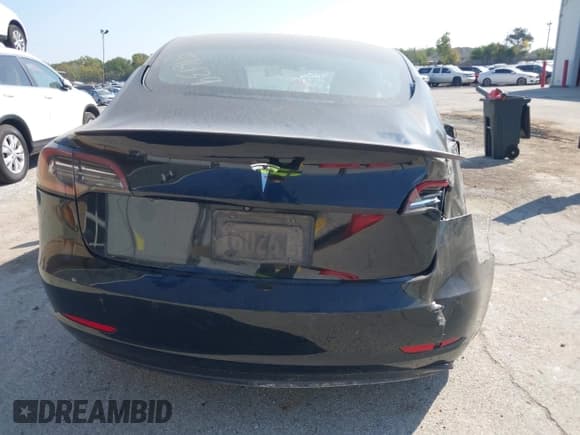 ✅ 2019 Tesla Model 3 Long Range • VIN: 5YJ3E1EB2KF438408 • Lot: 43368427. Wystawiony na IAAI z przebiegiem 41 813 mil. Bezpłatny archiwum sprzedaży aukcyjnych z USA i szczegółowy raport historii pojazdu na DreamBid. Zdjęcie 17.