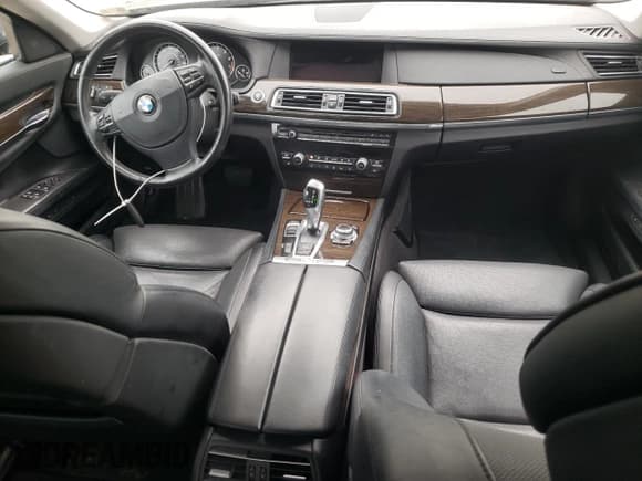 ✅ 2010 BMW 7 Series 750Li xDrive • VIN: WBAKC8C56ACY68961 • Лот: 62660015. Опубликован ранее на Copart с пробегом 180 567 миль. Бесплатный доступ к архиву аукционных продаж из США и подробный отчёт об истории автомобиля на DreamBid. Изображение 8.