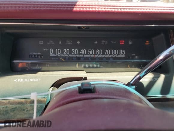 ✅ 1992 Lincoln Town Car Executive • VIN: 1LNLM81W9NY703247 • Lot: 68267014. Listed on Copart with 58,853 mi. Free auction sales archive from the USA and detailed vehicle history report at DreamBid. Image 9.