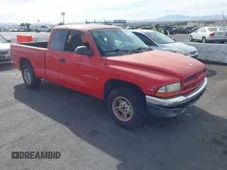 ✅ 1999 Dodge Dakota SLT • VIN: 1B7GL22X5XS253888 • Лот: 43618003. Размещён на IAAI с пробегом 234 684 миль миль. Получите бесплатный доступ к архиву аукционных продаж из США и посмотрите подробный отчёт об истории автомобиля на DreamBid. Изображение 1.