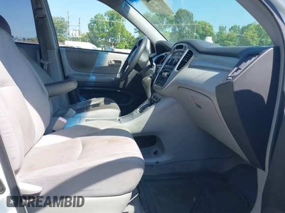 2006 Toyota Highlander z VIN JTEGD21A860141215, wystawiony jako IAAI lot #42571223 z przebiegiem Nie podano mil oraz . Historia ofert i sprzedaży dostępna na DreamBid. Obrazek 5.