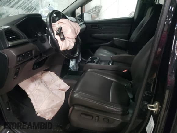 ✅ 2020 Honda Odyssey Touring • VIN: 5FNRL6H89LB007613 • Lot: 69584065. Listed on Copart with 71,290 mi. Free auction sales archive from the USA and detailed vehicle history report at DreamBid. Image 7.