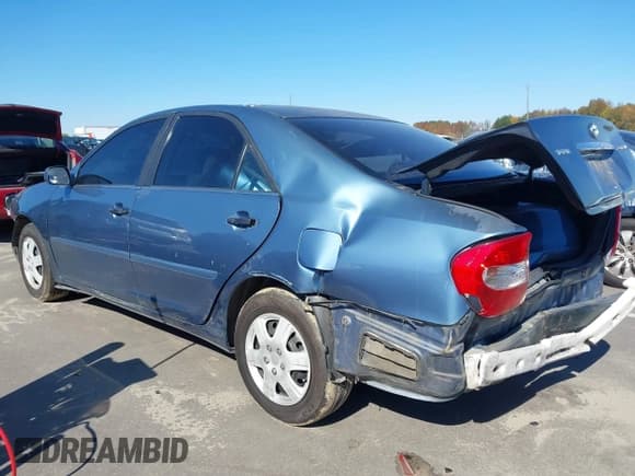 ✅ 2004 Toyota Camry LE • VIN: 4T1BE32K44U910903 • Lot: 43575960. Wystawiony na IAAI z przebiegiem 167 571 mil. Bezpłatny archiwum sprzedaży aukcyjnych z USA i szczegółowy raport historii pojazdu na DreamBid. Zdjęcie 3.