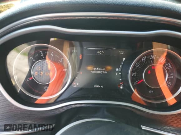 ✅ 2015 Dodge Challenger SXT Plus • VIN: 2C3CDZBG1FH843665 • Lot: 68496833. Wystawiony na Copart z przebiegiem 202 974 mil. Bezpłatny archiwum sprzedaży aukcyjnych z USA i szczegółowy raport historii pojazdu na DreamBid. Zdjęcie 9.