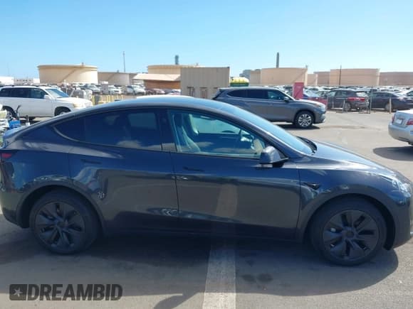 ✅ 2024 Tesla Model Y Long Range • VIN: 7SAYGDEE6RF183836 • Лот: 40588978. Опубликован ранее на IAAI с пробегом 82 миль. Бесплатный доступ к архиву аукционных продаж из США и подробный отчёт об истории автомобиля на DreamBid. Изображение 14.