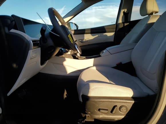 ✅ 2025 Hyundai Tucson SEL • VIN: 5NMJB3DE0SH465757 • Лот: 92328315. Опубликован ранее на Copart с пробегом 20 716 миль. Бесплатный доступ к архиву аукционных продаж из США и подробный отчёт об истории автомобиля на DreamBid. Изображение 7.