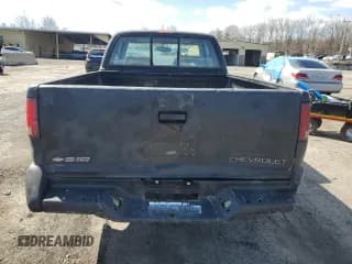 ✅ 1996 Chevrolet S-10 LS • VIN: 1GCCS19X5TK129857 • Лот: 52184725. Опубликован ранее на Copart с пробегом 314 015 миль. Бесплатный доступ к архиву аукционных продаж из США и подробный отчёт об истории автомобиля на DreamBid. Изображение 6.