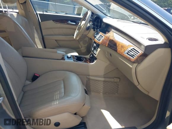 ✅ 2013 Mercedes-Benz CLS 550 • VIN: WDDLJ9BB9DA084905 • Лот: 42860271. Опубликован ранее на IAAI с пробегом 112 720 миль. Бесплатный доступ к архиву аукционных продаж из США и подробный отчёт об истории автомобиля на DreamBid. Изображение 5.