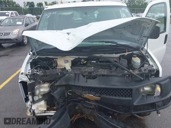 ✅ 2013 Chevrolet Express Cargo • VIN: 1GCWGFCA0D1137033 • Lot: 42897883. Listed on IAAI with 149,255 mi. Free auction sales archive from the USA and detailed vehicle history report at DreamBid. Image 10.