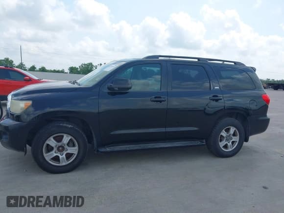 ✅ 2010 Toyota Sequoia SR5 • VIN: 5TDZM5G13AS002430 • Лот: 42128187. Опубликован ранее на IAAI с пробегом 230 817 миль. Бесплатный доступ к архиву аукционных продаж из США и подробный отчёт об истории автомобиля на DreamBid. Изображение 14.