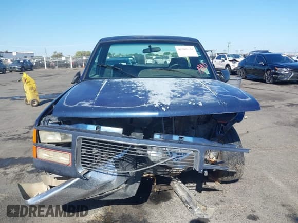 ✅ 1995 GMC Sierra 1500 • VIN: 1GTEC14H1SZ506910 • Lot: 42905731. Wystawiony na IAAI z przebiegiem 361 784 mil. Bezpłatny archiwum sprzedaży aukcyjnych z USA i szczegółowy raport historii pojazdu na DreamBid. Zdjęcie 12.