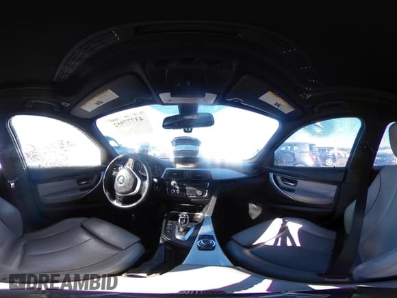 ✅ 2012 BMW 3 Series 335i • VIN: WBA3A9G59CNP35581 • Lot: 43777952. Wystawiony na IAAI z przebiegiem 160 393 mil. Bezpłatny archiwum sprzedaży aukcyjnych z USA i szczegółowy raport historii pojazdu na DreamBid. Zdjęcie 18.