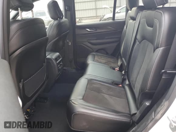 ✅ 2024 Jeep Grand Cherokee Laredo X • VIN: 1C4RJGAG4RC258302 • Lot: 81143325. Wystawiony na Copart z przebiegiem Nie podano. Bezpłatny archiwum sprzedaży aukcyjnych z USA i szczegółowy raport historii pojazdu na DreamBid. Zdjęcie 11.