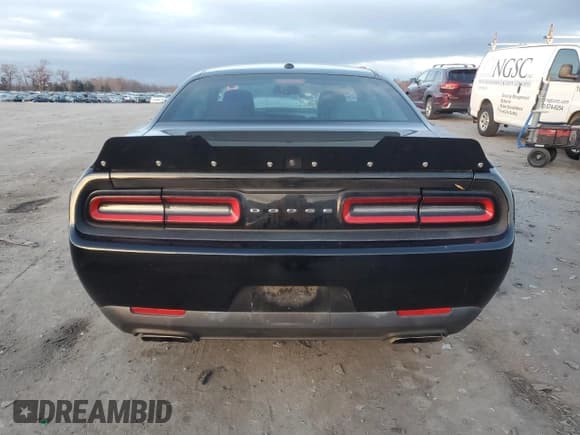 ✅ 2017 Dodge Challenger R/T • VIN: 2C3CDZBT9HH558180 • Lot: 93423055. Listed on Copart with 87,493 mi. Free auction sales archive from the USA and detailed vehicle history report at DreamBid. Image 6.